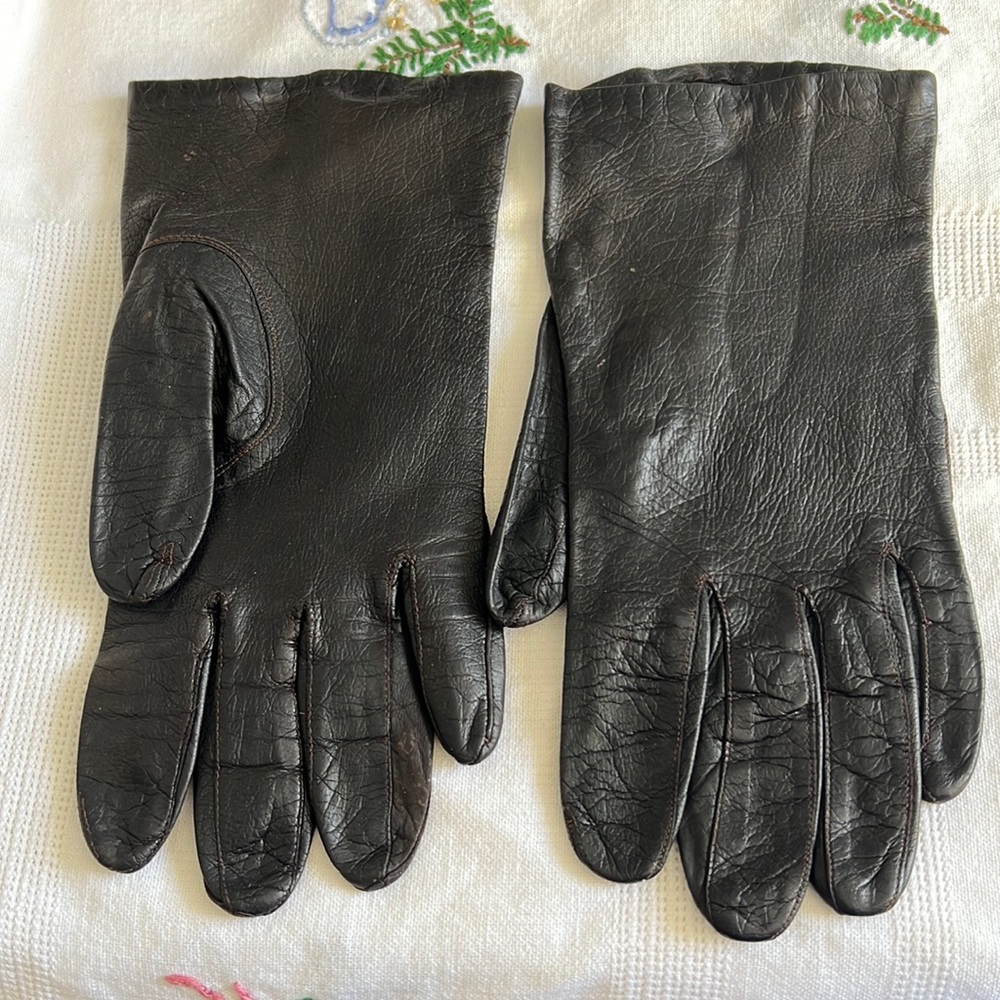 Vintage leather gloves